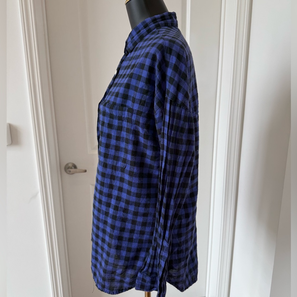 Old Navy Blue and Black Plaid Women’s‎  Shirt - Picture 3 of 8